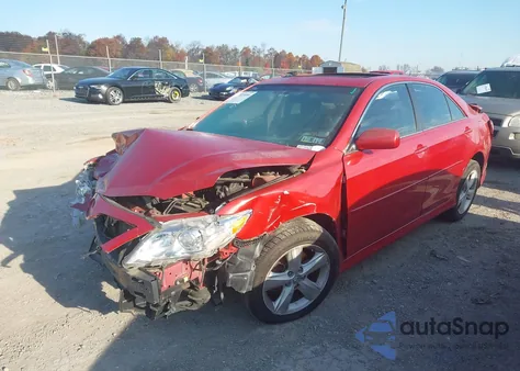 2011 Toyota Camry Se z USA, uszkodzony, nr VIN 4T1BF3EK7BU714010